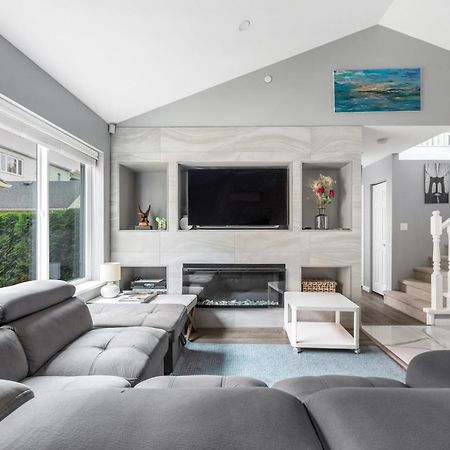 Stylish Dual Bedroom Suite In Van West Vancouver Bagian luar foto